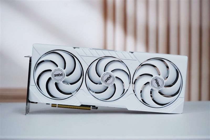 测试：能赢8400MHz高频内存的Ultra 285KPP电子锐龙7 9700X搭配RX 9070 XT游戏(图3)